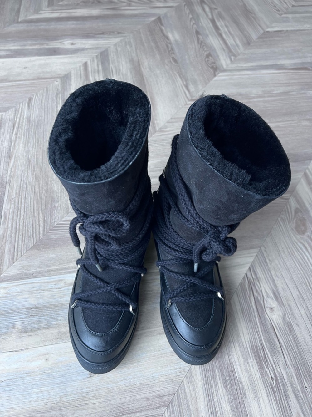 Women's Black Winter Lace-Up Fur-Trim Snow Boots